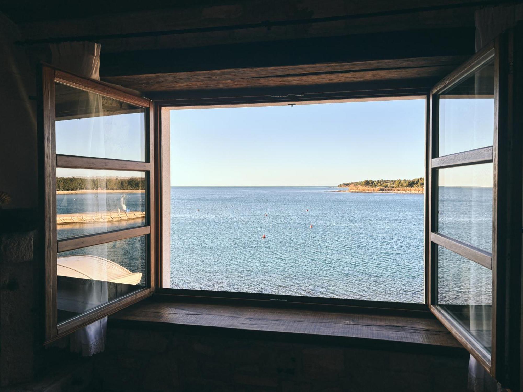 City Center Coastal Escape - Apartments With Sea View Or Cozy Room Новиград Экстерьер фото