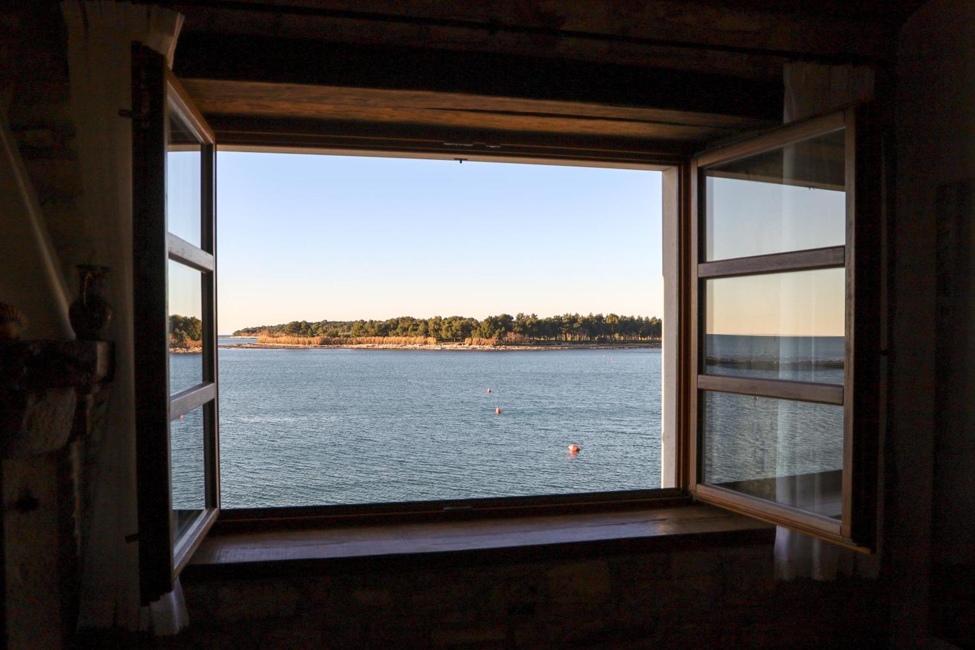 City Center Coastal Escape - Apartments With Sea View Or Cozy Room Новиград Экстерьер фото
