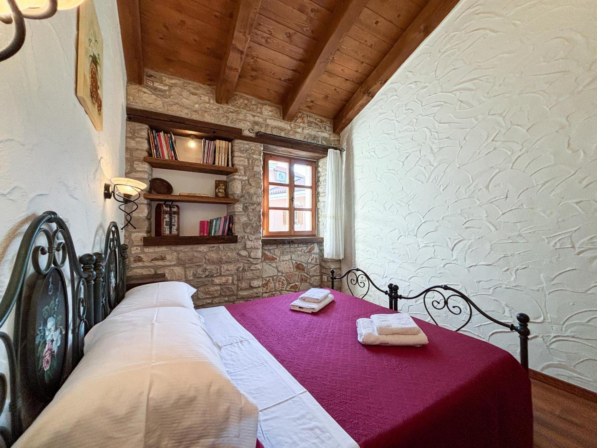 City Center Coastal Escape - Apartments With Sea View Or Cozy Room Новиград Экстерьер фото