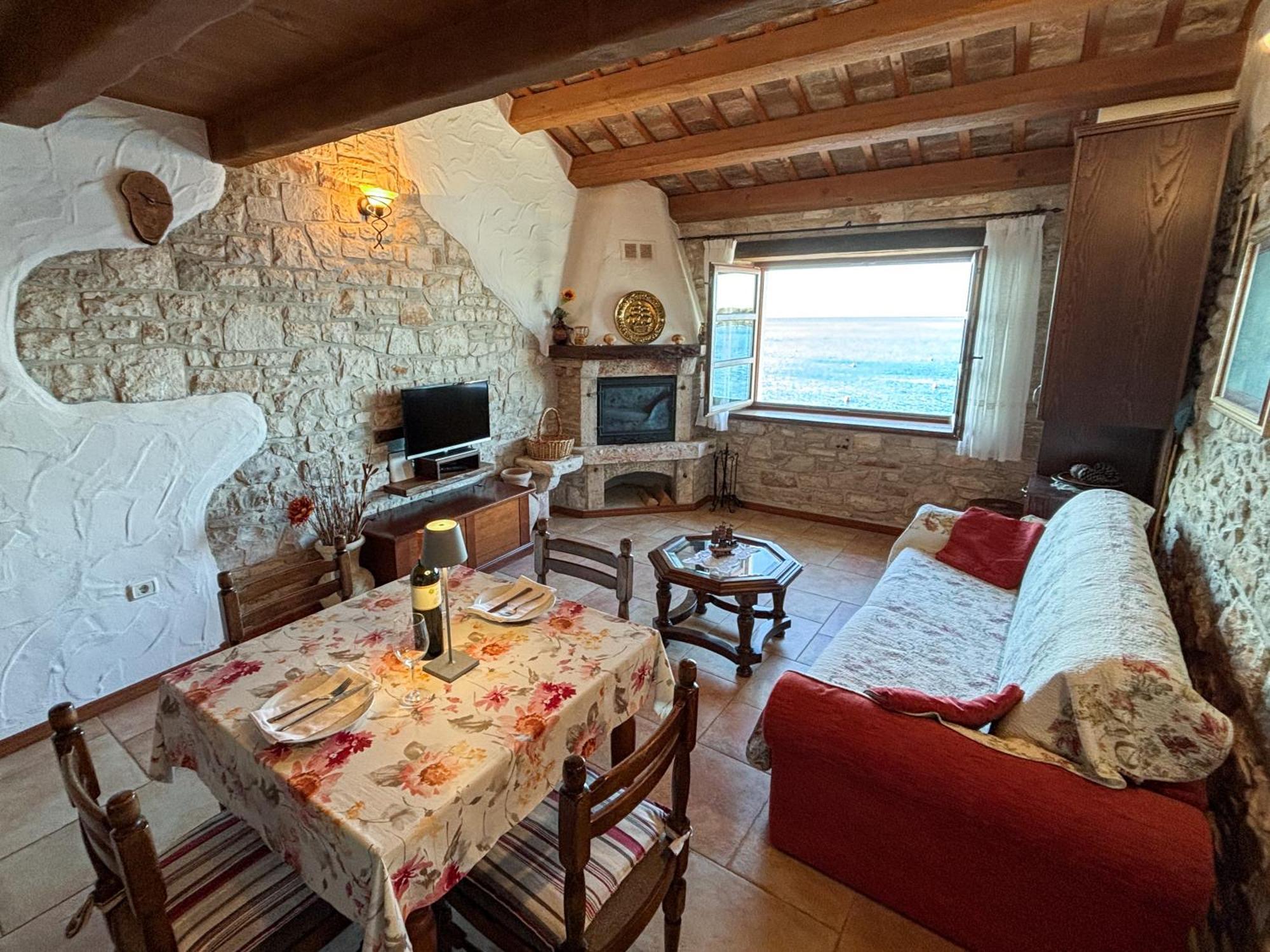 City Center Coastal Escape - Apartments With Sea View Or Cozy Room Новиград Экстерьер фото