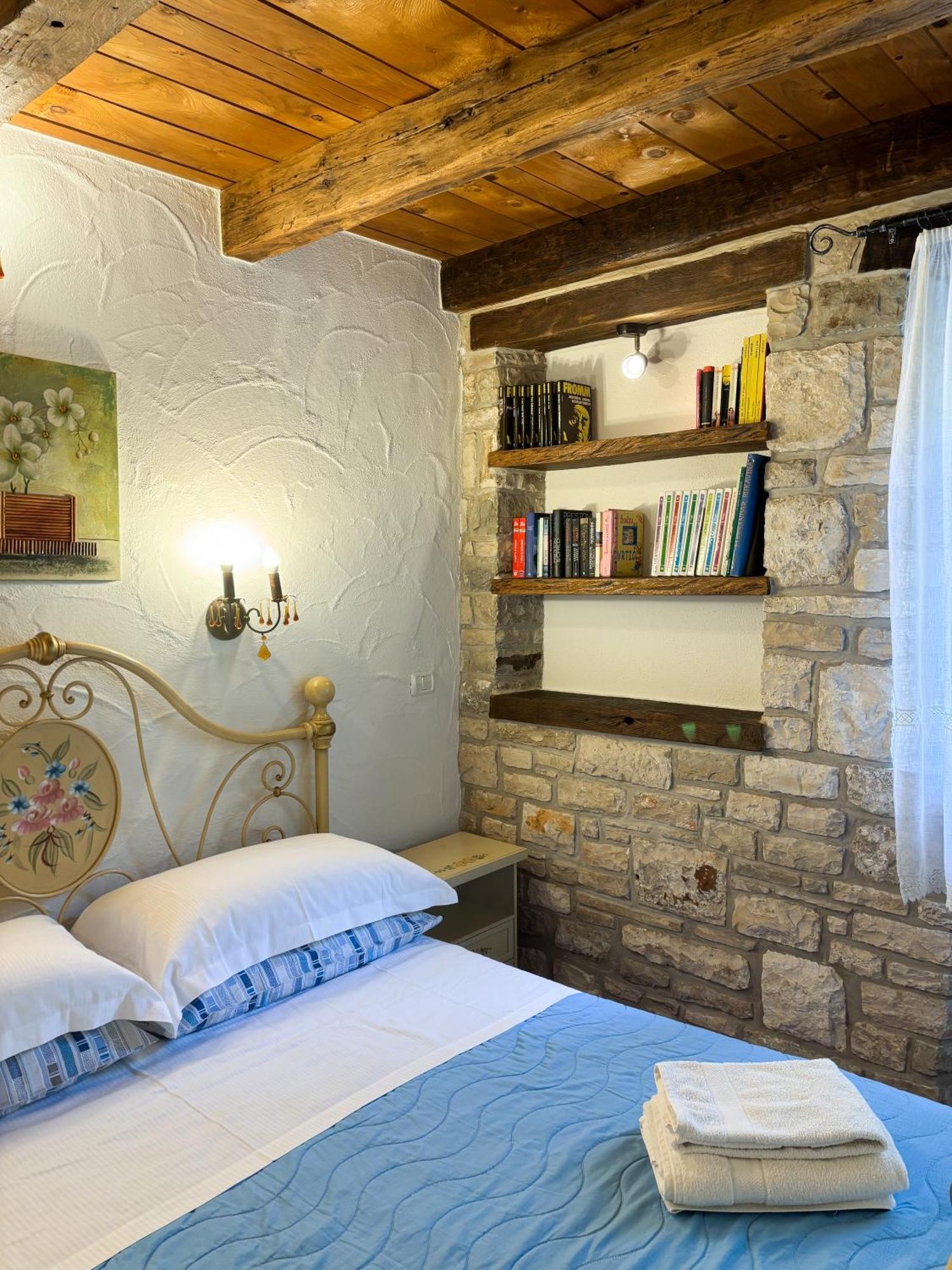 City Center Coastal Escape - Apartments With Sea View Or Cozy Room Новиград Экстерьер фото