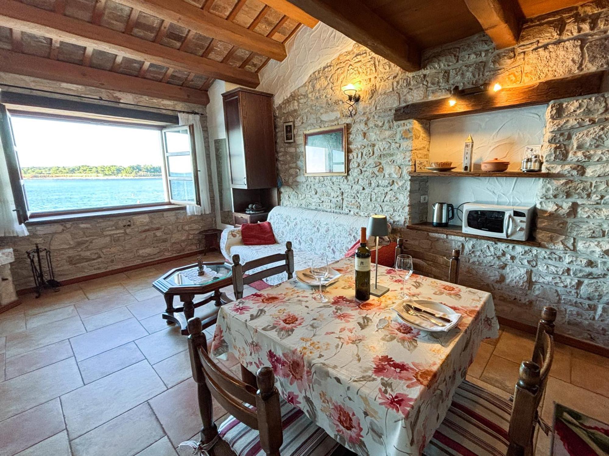 City Center Coastal Escape - Apartments With Sea View Or Cozy Room Новиград Экстерьер фото